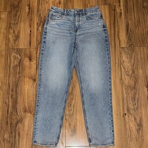 America Eagle High-Waist Light Wash Curvy  Mom Jeans (6) R